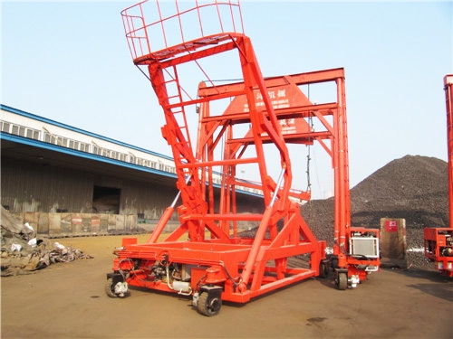 移動式集裝箱翻轉(zhuǎn)機